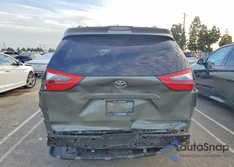 2020 Toyota Sienna Le 8-Passenger z USA, uszkodzony, nr VIN 5TDKZ3DC5LS031833